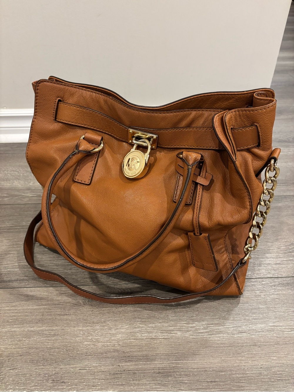 Michael Kors Vintage Hamilton Leather Tote - Luggage Brown/ Gold - Picture 2 of 7